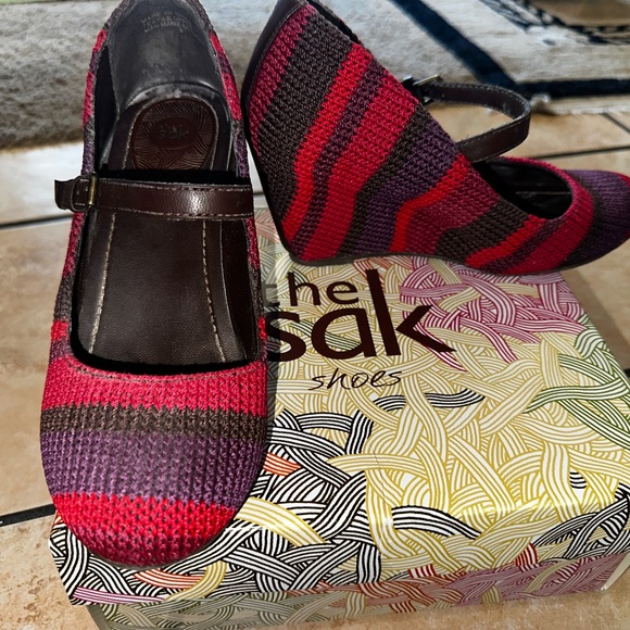 Woven/crochet Mary Jane style wedges - Picture 1 of 3